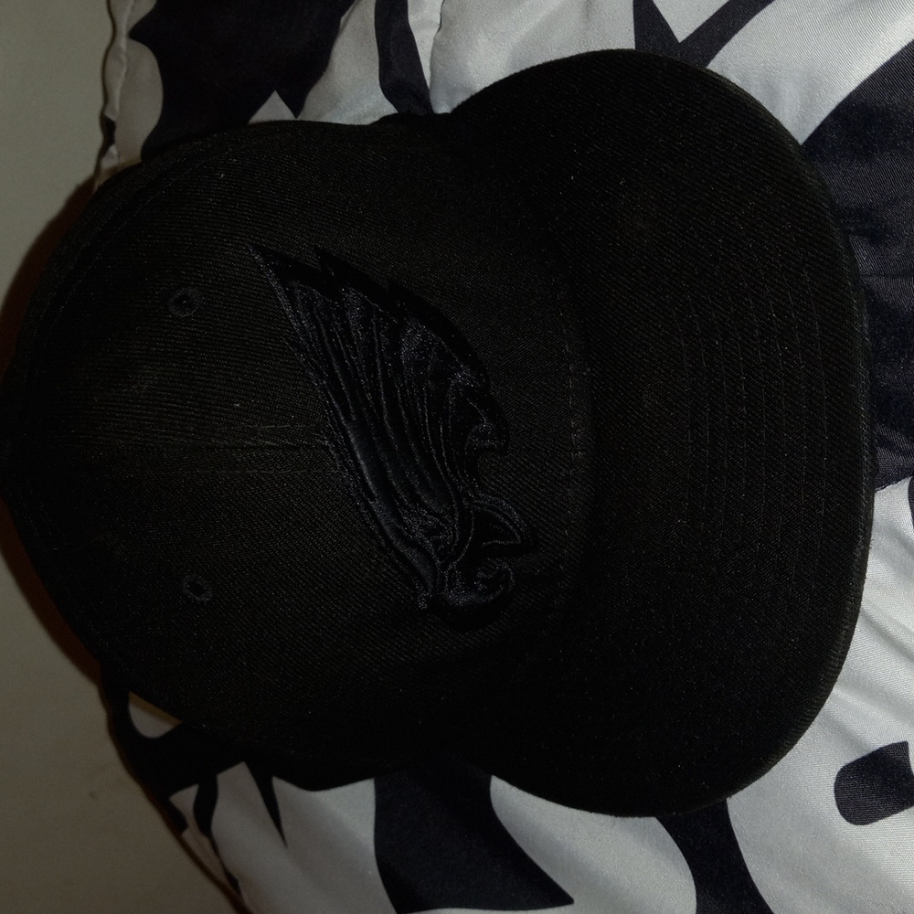 56fitty blackout eagles hat 7 1/8